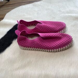 Ilse Jacobsen Tulip slip-on shoes in a bright pink